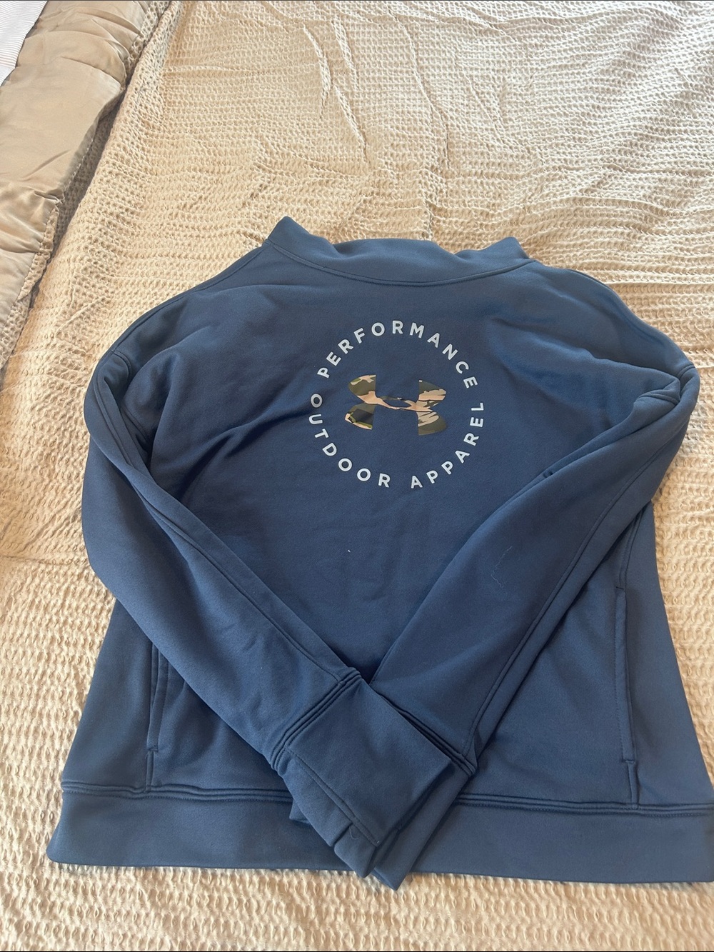 Under Armour Navy Blue Performance Outdoor Apparel Sweatshirt